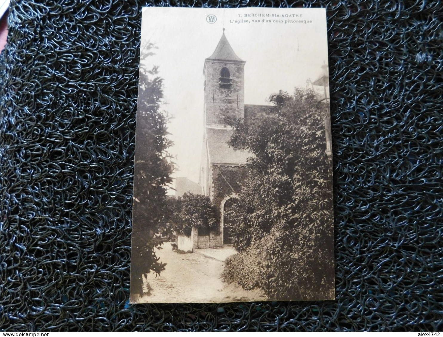 Berchem-Ste-Agathe, L'église, Vue D'un Coin Pittoresque (S19) - Berchem-Ste-Agathe - St-Agatha-Berchem