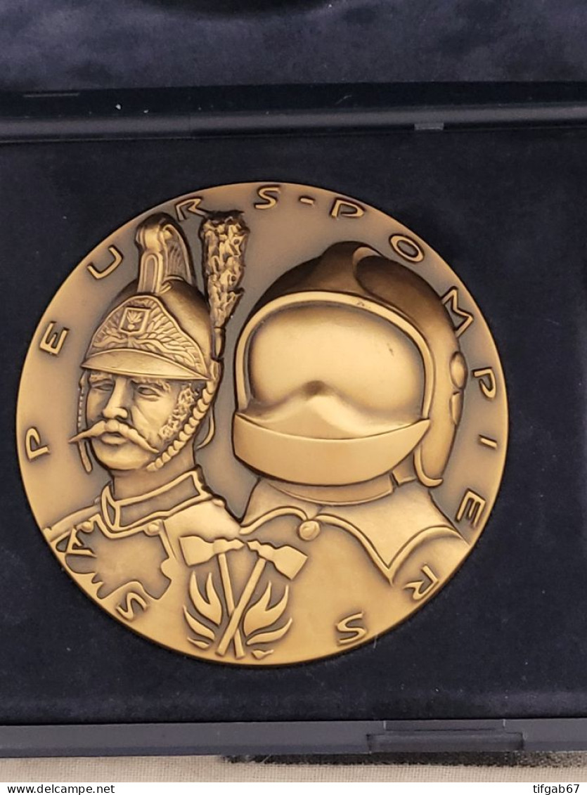 Médaille De Table Sapeur Pompier - Pompiers