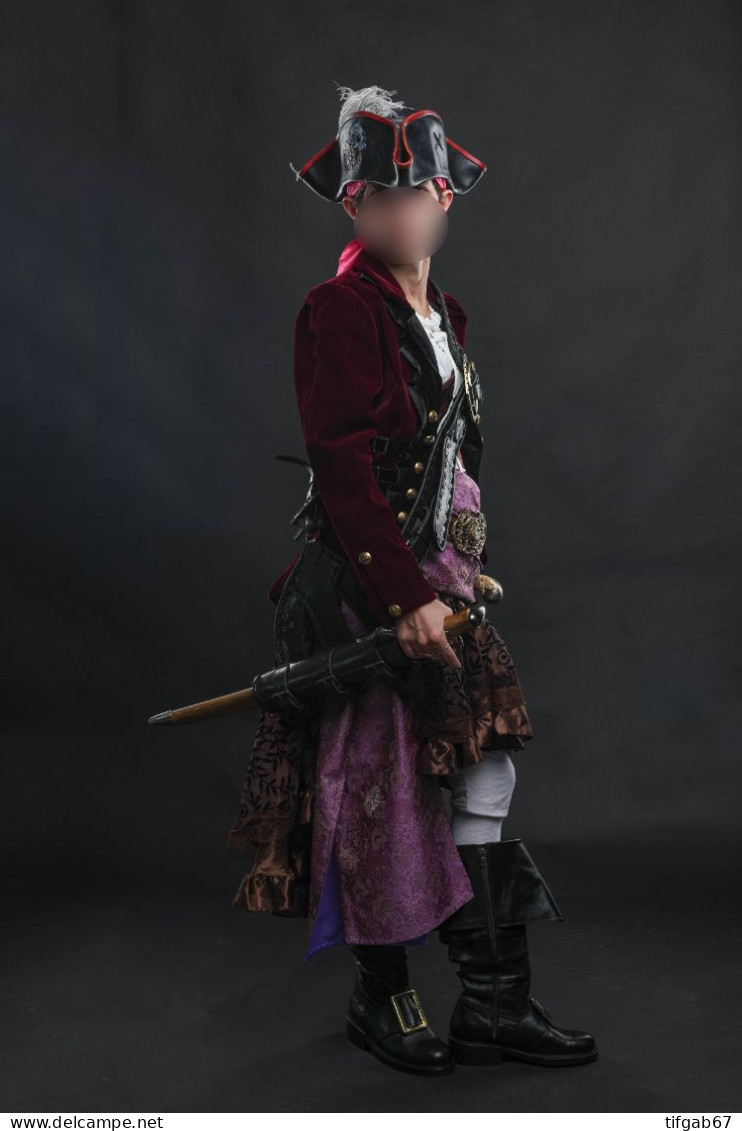 Costume Pirate Complet Femme Professionnel - Theatre, Fancy Dresses & Costumes