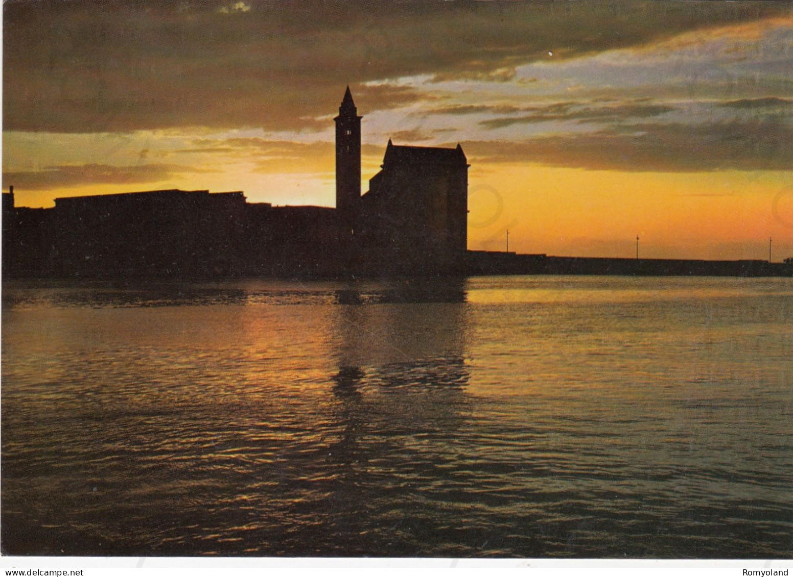 CARTOLINA  TRANI,PUGLIA-IL DUOMO-MEMORIA,CULTURA,RELIGIONE,IMPERO ROMANO,CRISTIANESIMO,BELLA ITALIA,VIAGGIATA 1984 - Trani