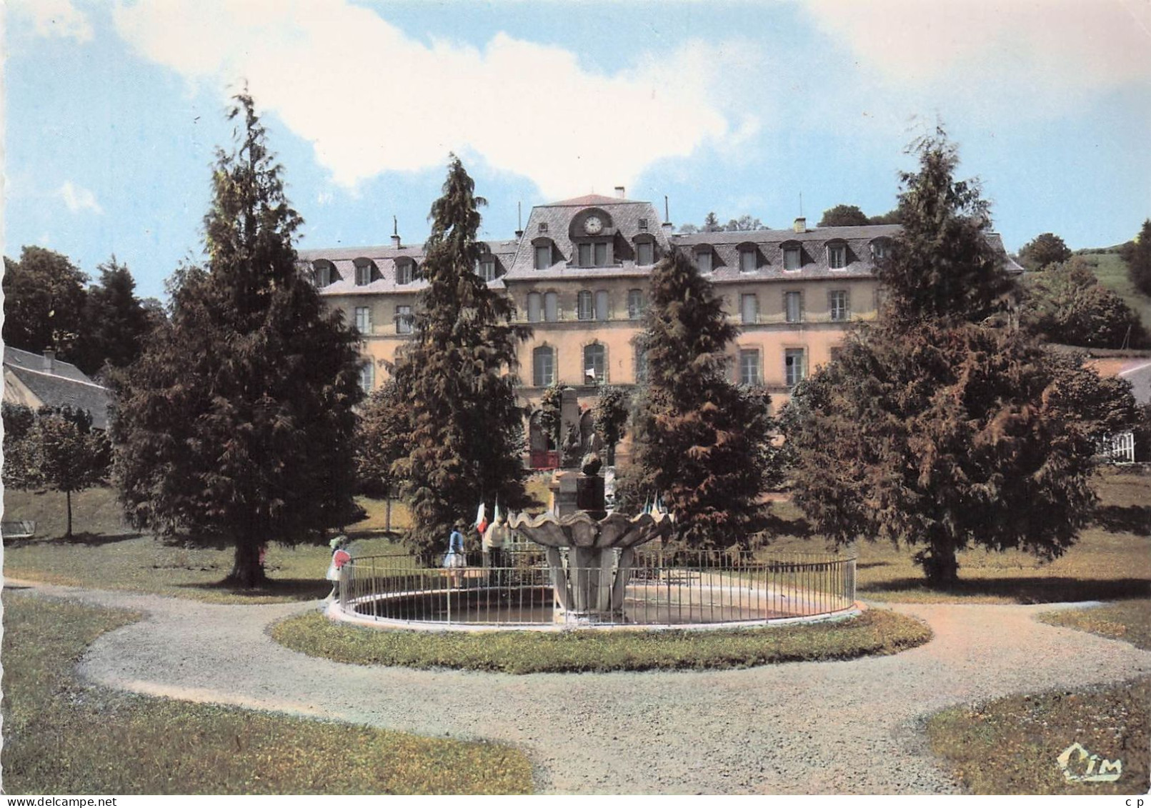 Eglise Neuve D'Entraigues - Square Henry Andraud - Groupe Scolaire  - CPSM °J - Aigueperse