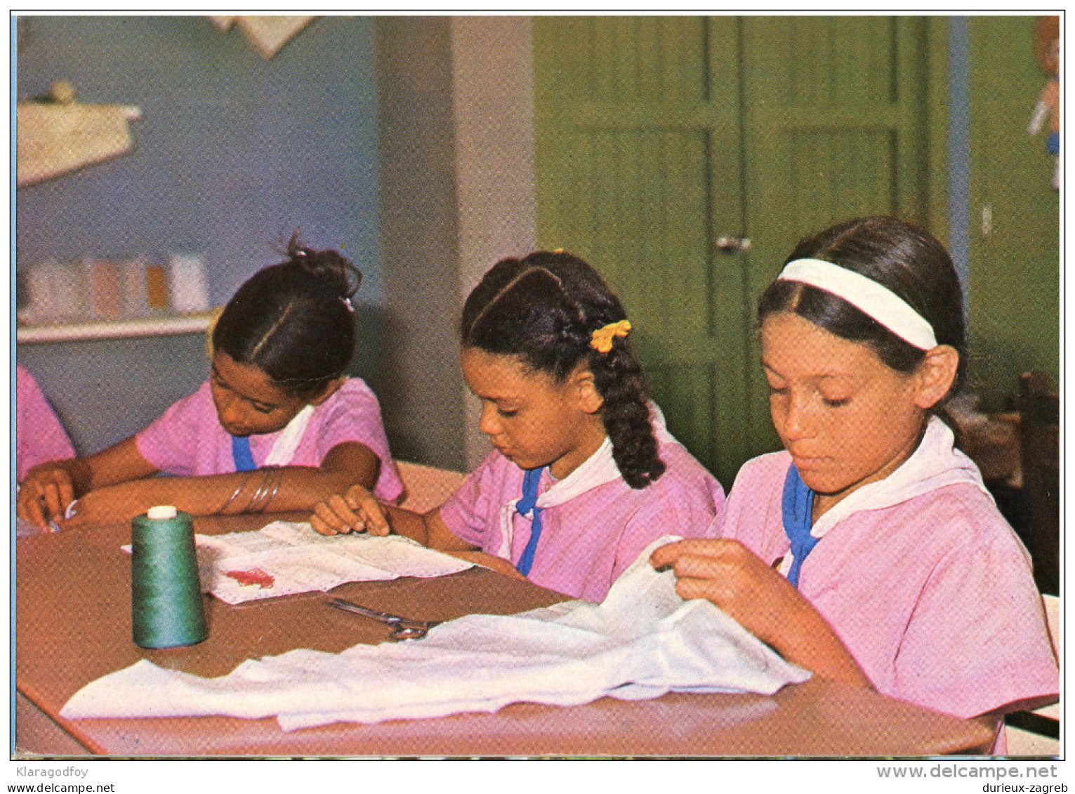 Countrymen's Daughters At Ana Betancourt School Havana Postcard Not Travelled Bb151006 - Cuba