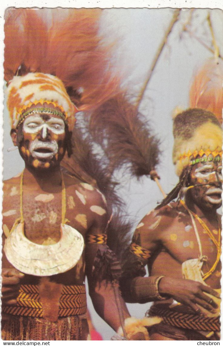 OCEANIE. NOUVELLE GUINEE. CEREMONIAL PAPOUS. ANNEE 1970 + TEXTE + TIMBRE - Papouasie-Nouvelle-Guinée