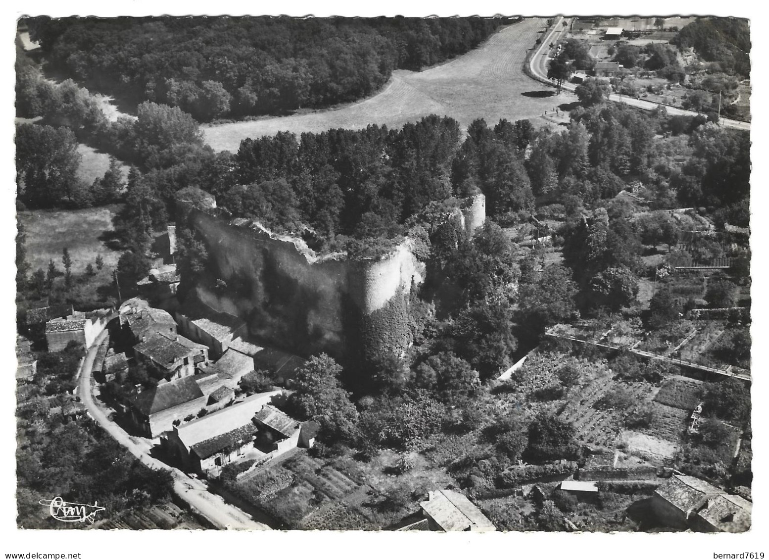 86 Gencay - Vue  Aerienne - Ruines  Du Chateau Feodal - Gencay