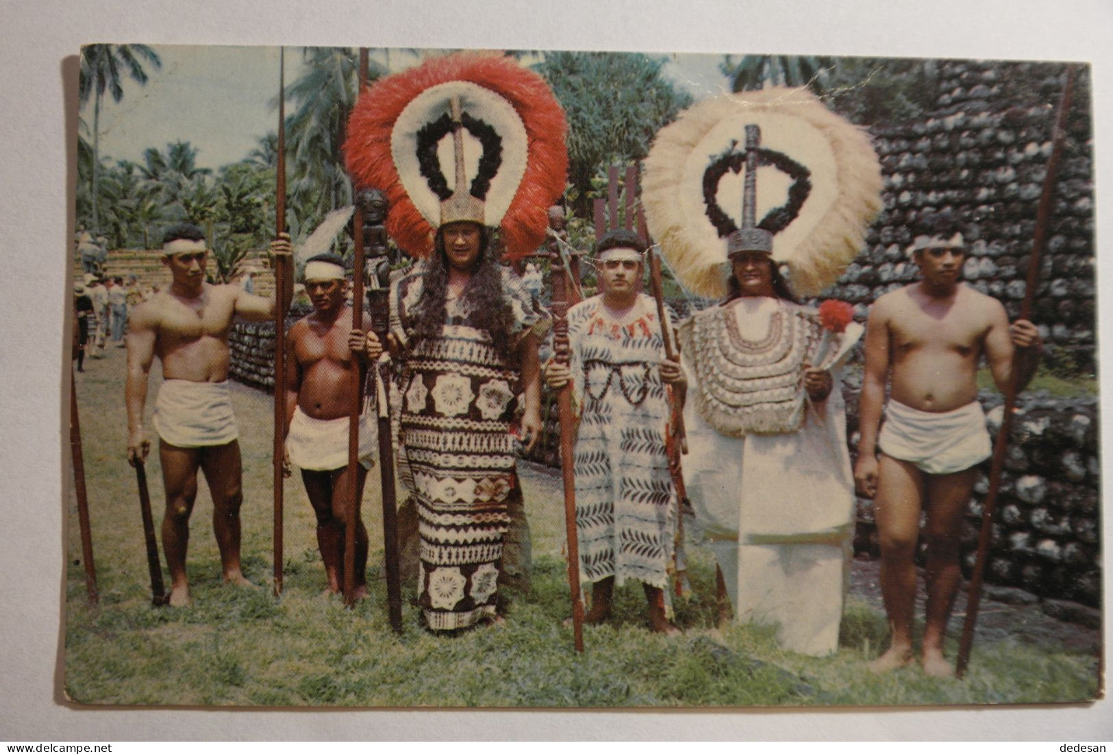 Cpsm Petit Format Couleur Tahiti Ancien Costumes D'apparat Du Roi Du Grand Prètre Et De Son Orateur - NOUF5 - Tahiti