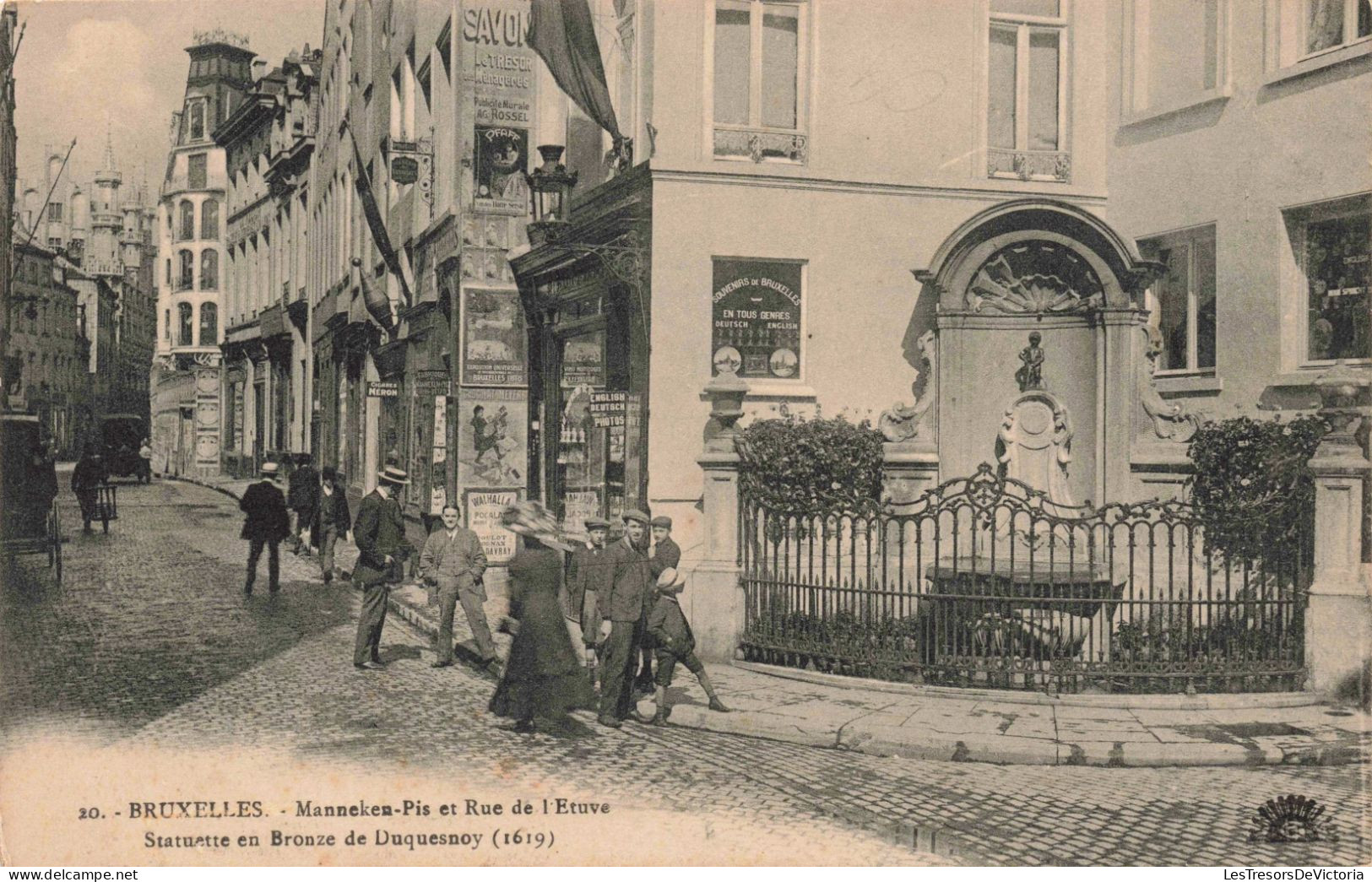 BELGIQUE - Bruxelles - Statuette En Bronze De Duquesnoy - Manneken Pis Et Rue De L'Etuve - Carte Postale Ancienne - Plazas