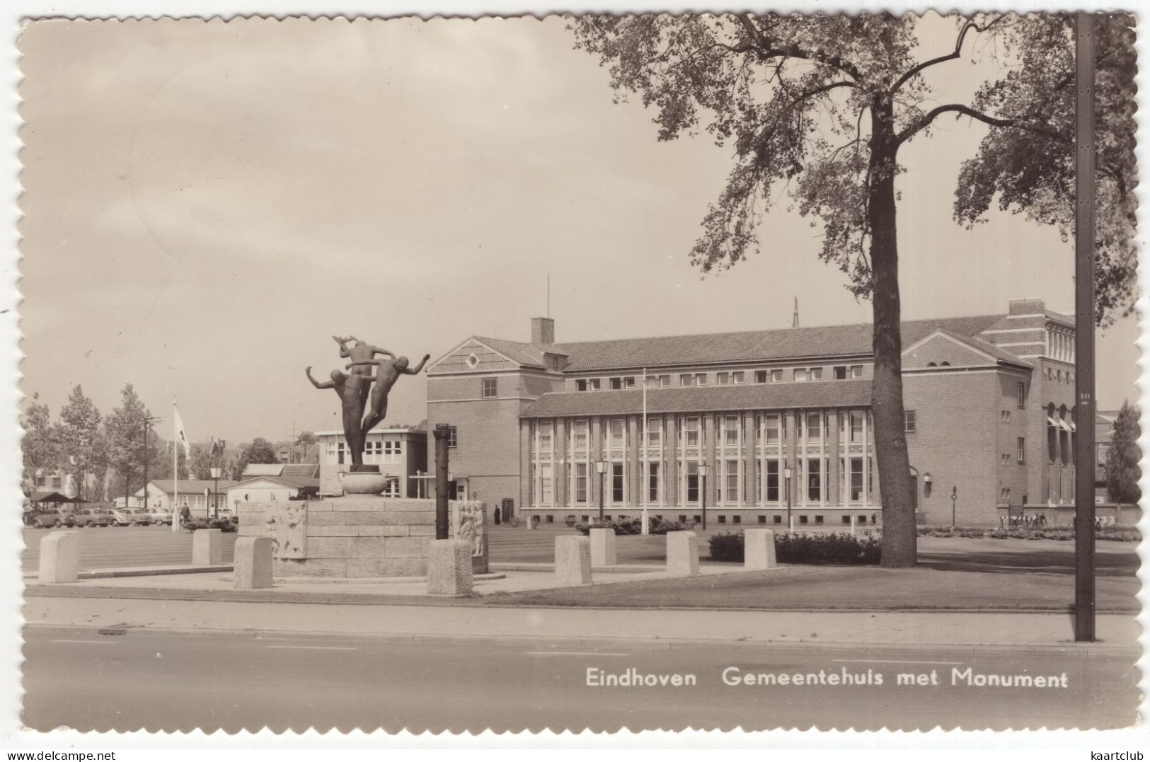 Eindhoven. Gemeentehuis Met Monument - (Noord-Brabant, Nederland) - Uitg. Gebr. Simons - Eindhoven