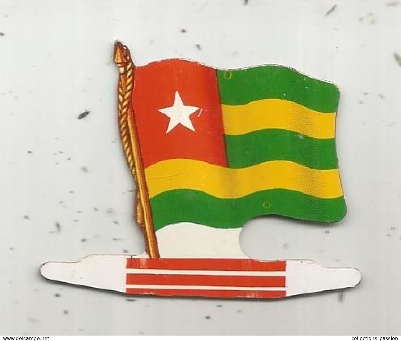 Plaque En Tole, Africorama, Drapeaux Africains , Petit-Exquis, L'Alsacienne Biscuits, Ce Drapeau Tient Debout, TOGO - Targhe In Lamiera (a Partire Dal 1961)