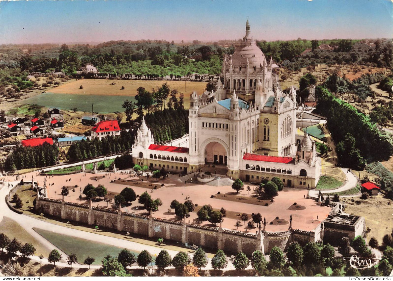 FRANCE - Lisieux - La Basilique - Vue Aérienne - Colorisé - Carte Postale - Lisieux