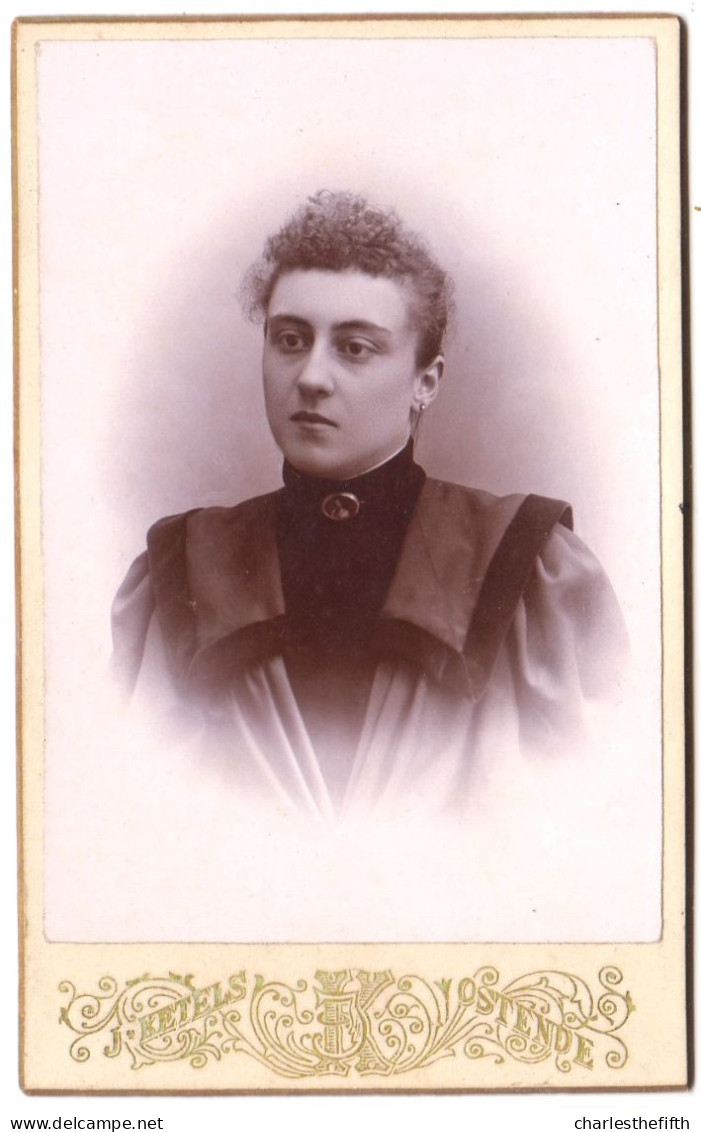 PHOTO CDV - PHOTO KETELS OSTENDE - JEUNE DAME RICHE - MODE - - Anonymous Persons