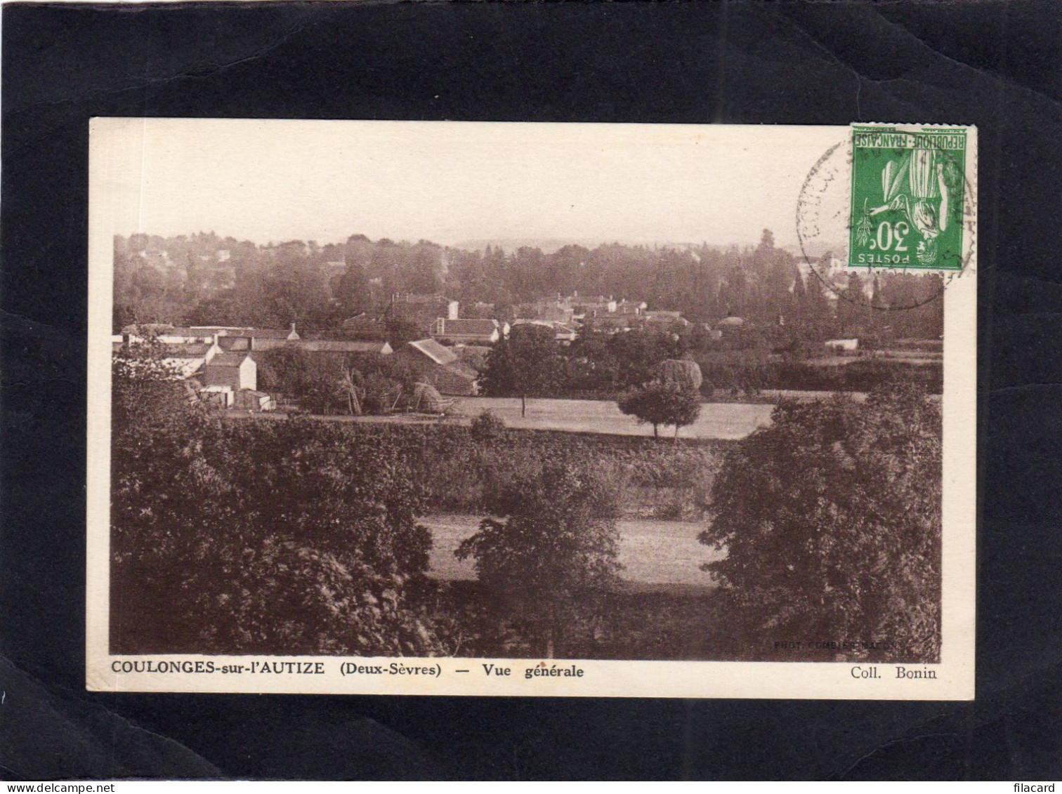 124766        Francia,     Coulonges-sur-l"Autize,   Vue  Generale,   VG  1937 - Coulonges-sur-l'Autize