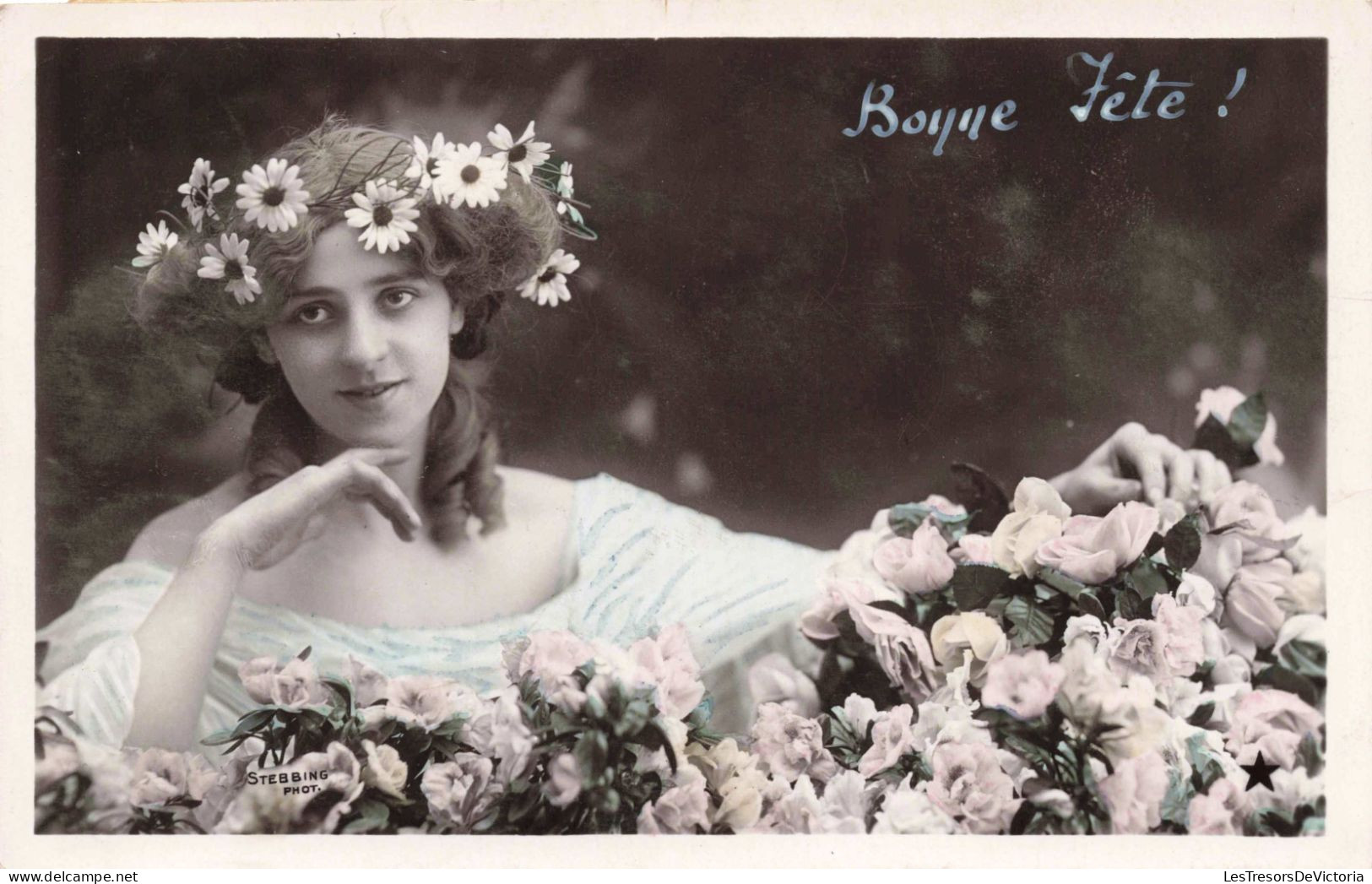 FÊTES ET VOEUX - Bonne Fête - Jeune Femme Avec Une Couronne De Fleurs - Colorisé - Carte Postale Ancienne - Other & Unclassified