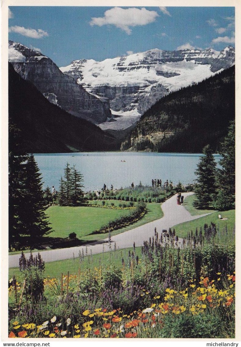 Carte Postal (123680) Lake Louise Banff National Park 26 Aout 1983 Timbre 32cents CDN Avec écriture - Lake Louise