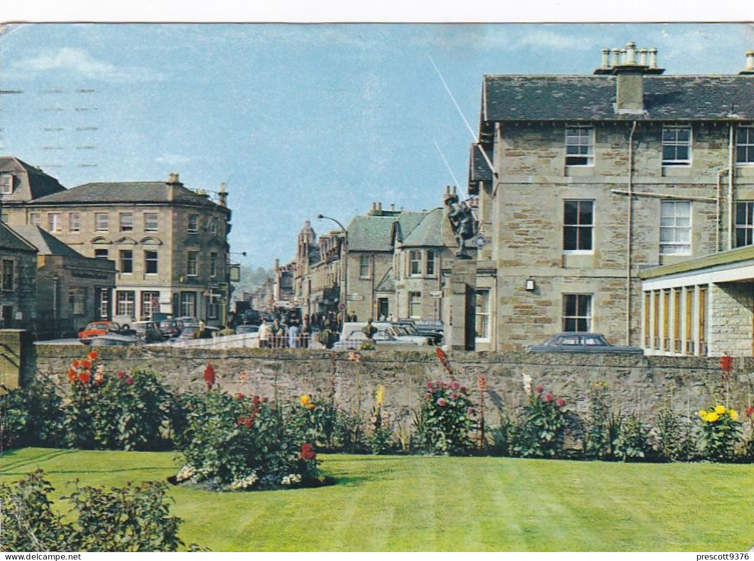 High St Dingwall, Scotland  -  Postcard - Used - E27 - Ross & Cromarty