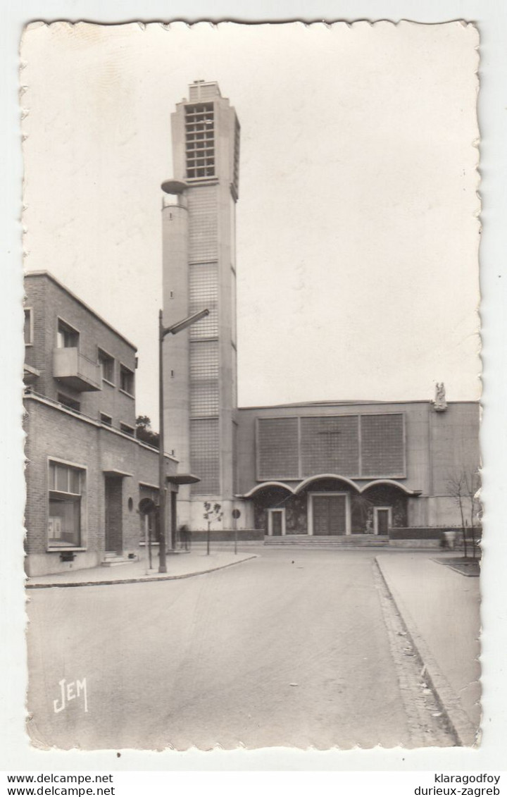 France - MM. Lurçat Et Lafitte: L'Eglise - Maubeuge Old Postcard Posted 1959 To Žrnovo B210301 - Eglises Et Cathédrales