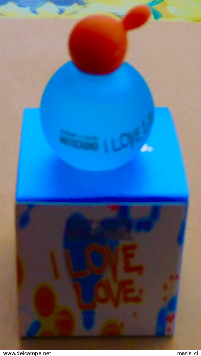 Miniature Parfum  I LOVE LOVE De Moschino - Miniaturen Damendüfte (mit Verpackung)