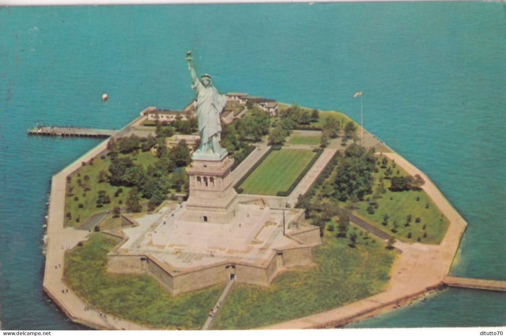 Statue Of Liberty - Liberty Island In New York - Formato Piccolo Viaggiata – FE390 - Statua Della Libertà