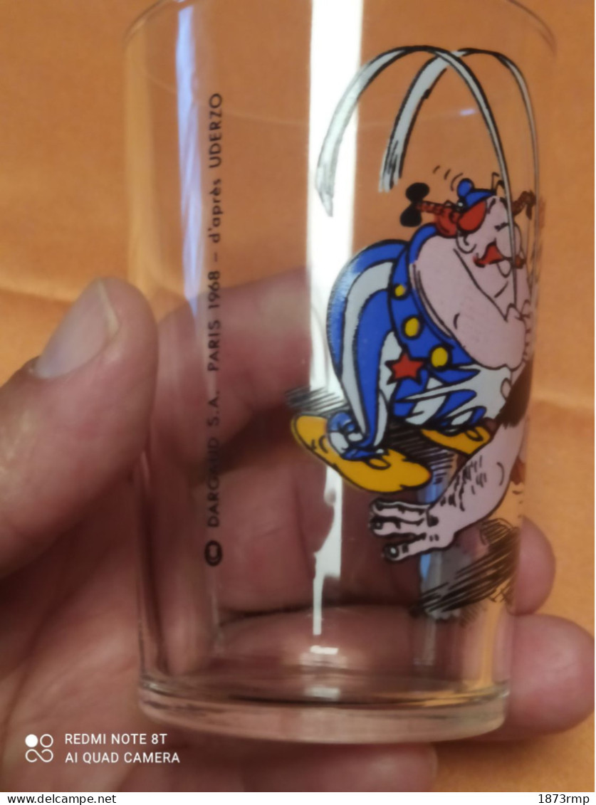 1968 VERRE ASTERIX ET OBELIX, OBELIX FRAPPE , UDERZO ® DARGAUD® 1968 - Art De La Table