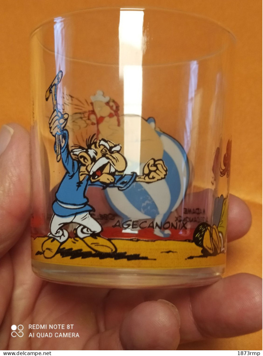 VERRE ASTERIX ET OBELIX, AGECANONIX, GOSCINI UDERZO ® NUTELLA® 1995 - Art De La Table