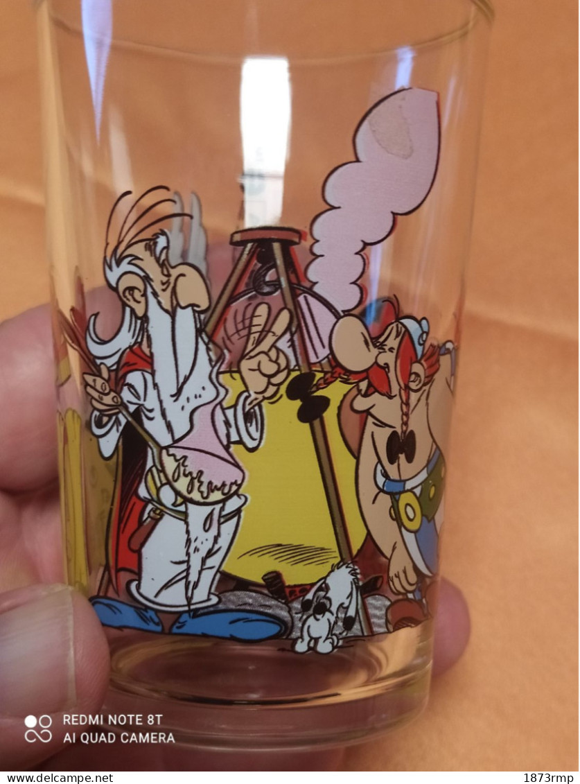 VERRE ASTERIX ET OBELIX,ASTERIX ET CLEOPATRE , GOSCINI UDERZO ® AMORA® 2002 - Art De La Table