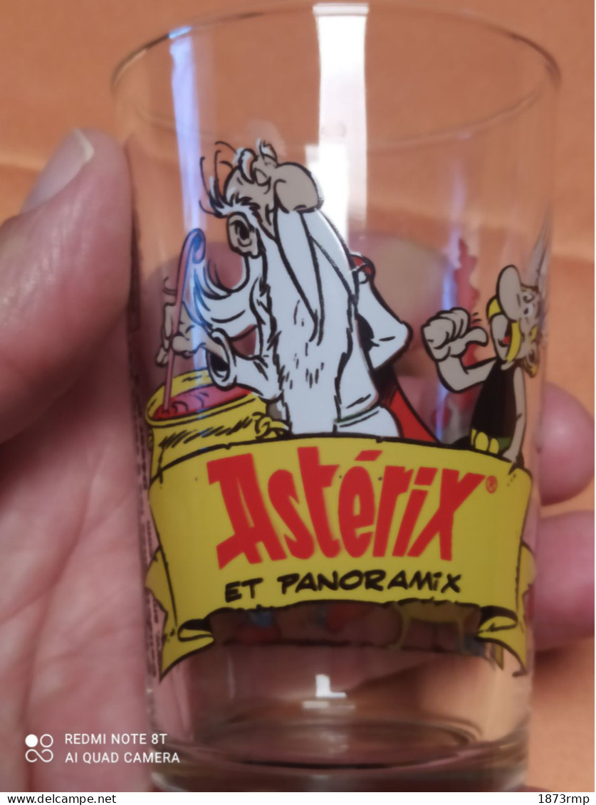 VERRE ASTERIX ET OBELIX, PANORAMIX , GOSCINI UDERZO ® AMORA® 2000 - Art De La Table