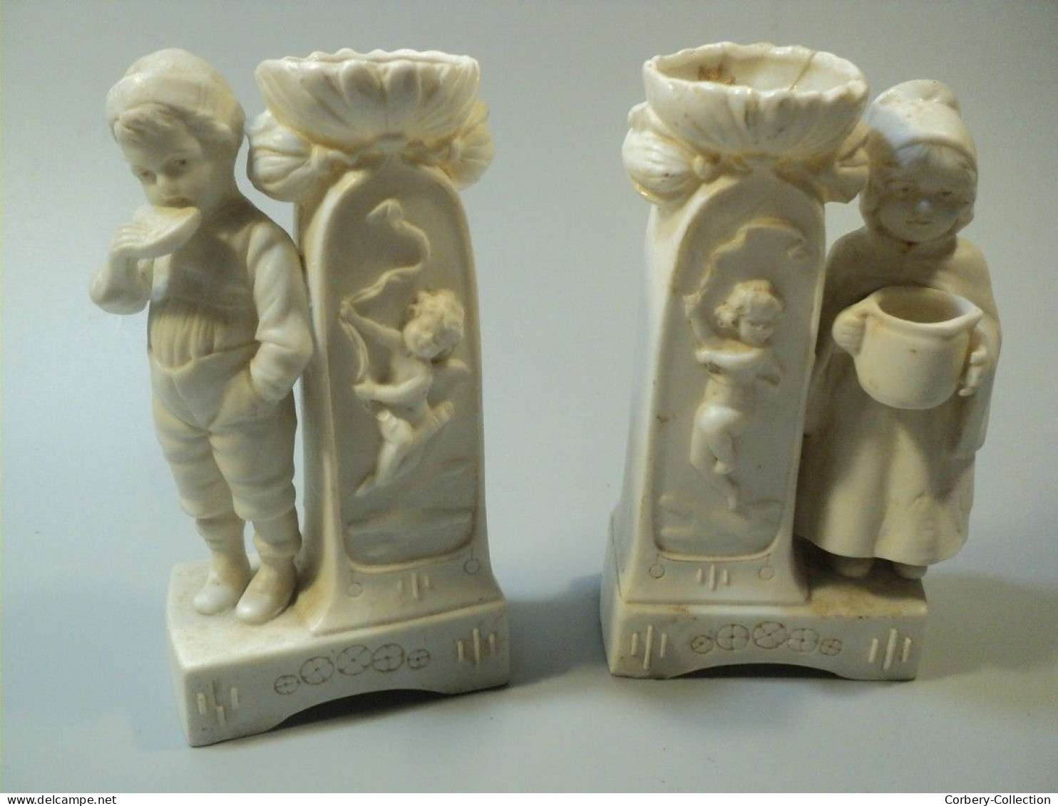 Paire De Petits Vases Porcelaine Allemande Biscuit Enfants William Goebel - Autres & Non Classés