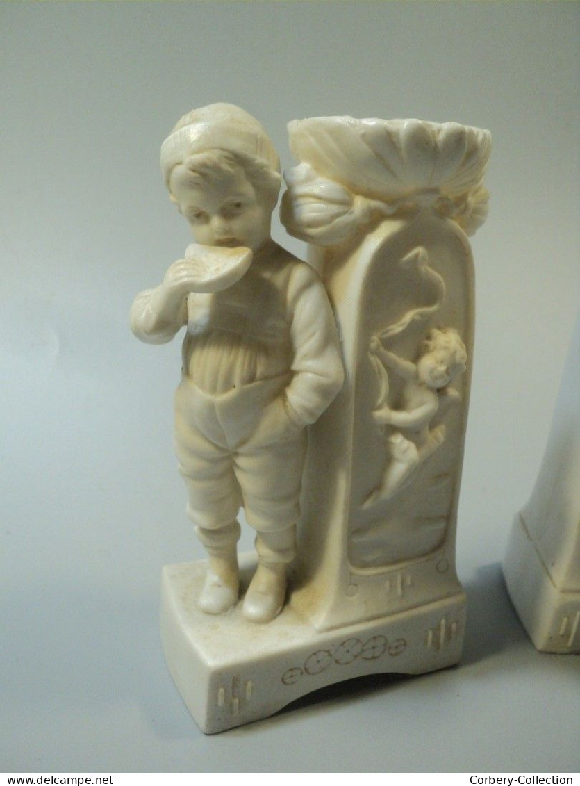 Paire De Petits Vases Porcelaine Allemande Biscuit Enfants William Goebel - Autres & Non Classés