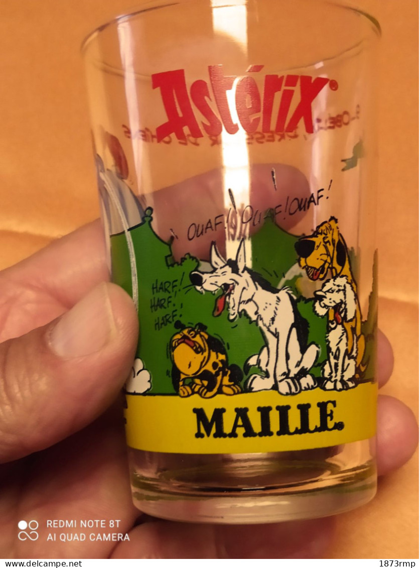 VERRE ASTERIX ET OBELIX, OBELIX DRESSEUR CHIENS , GOSCINI UDERZO ®MAILLE® 1990 - Tischkunst