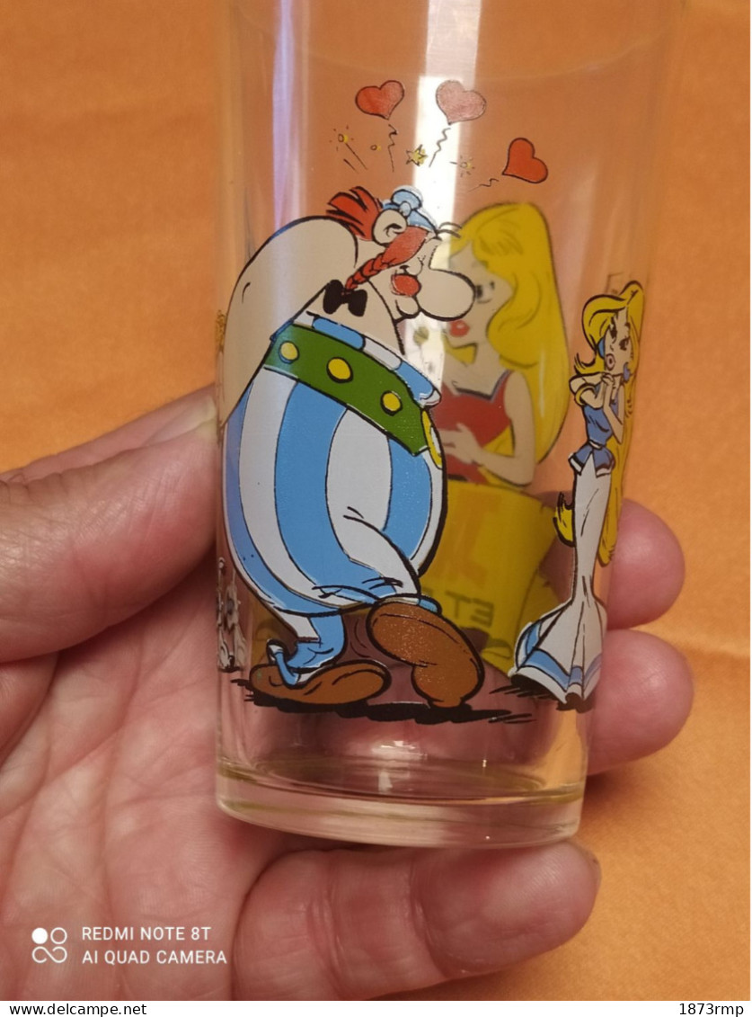 VERRE ASTERIX ET OBELIX, ASTERIX ET FALBALA , GOSCINI UDERZO ® AMORA® 2000 - Tischkunst