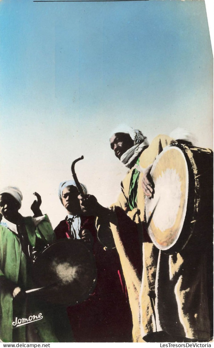 PHOTOGRAPHIE - Les Musiciens - Colorisé - Carte Postale Ancienne - Fotografia