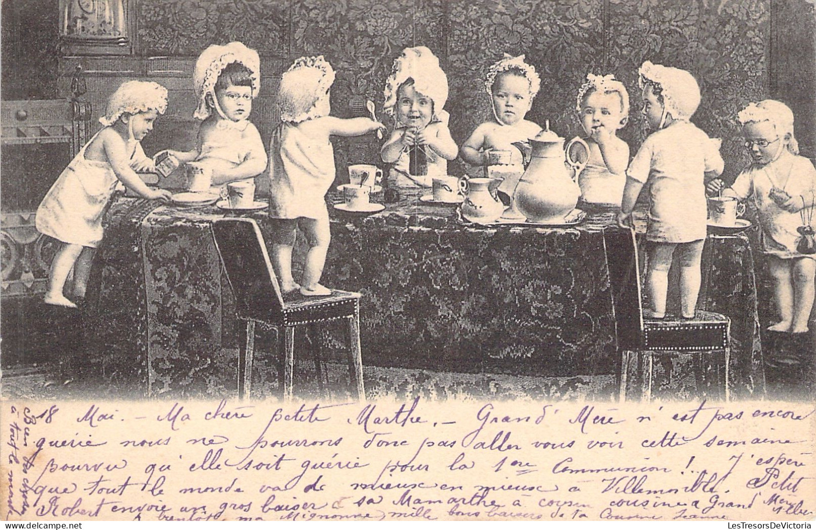 ENFANTS - Bébés Autour D'une Table Pour Le Thé - Tea Time - Carte Postale Ancienne - - Children And Family Groups