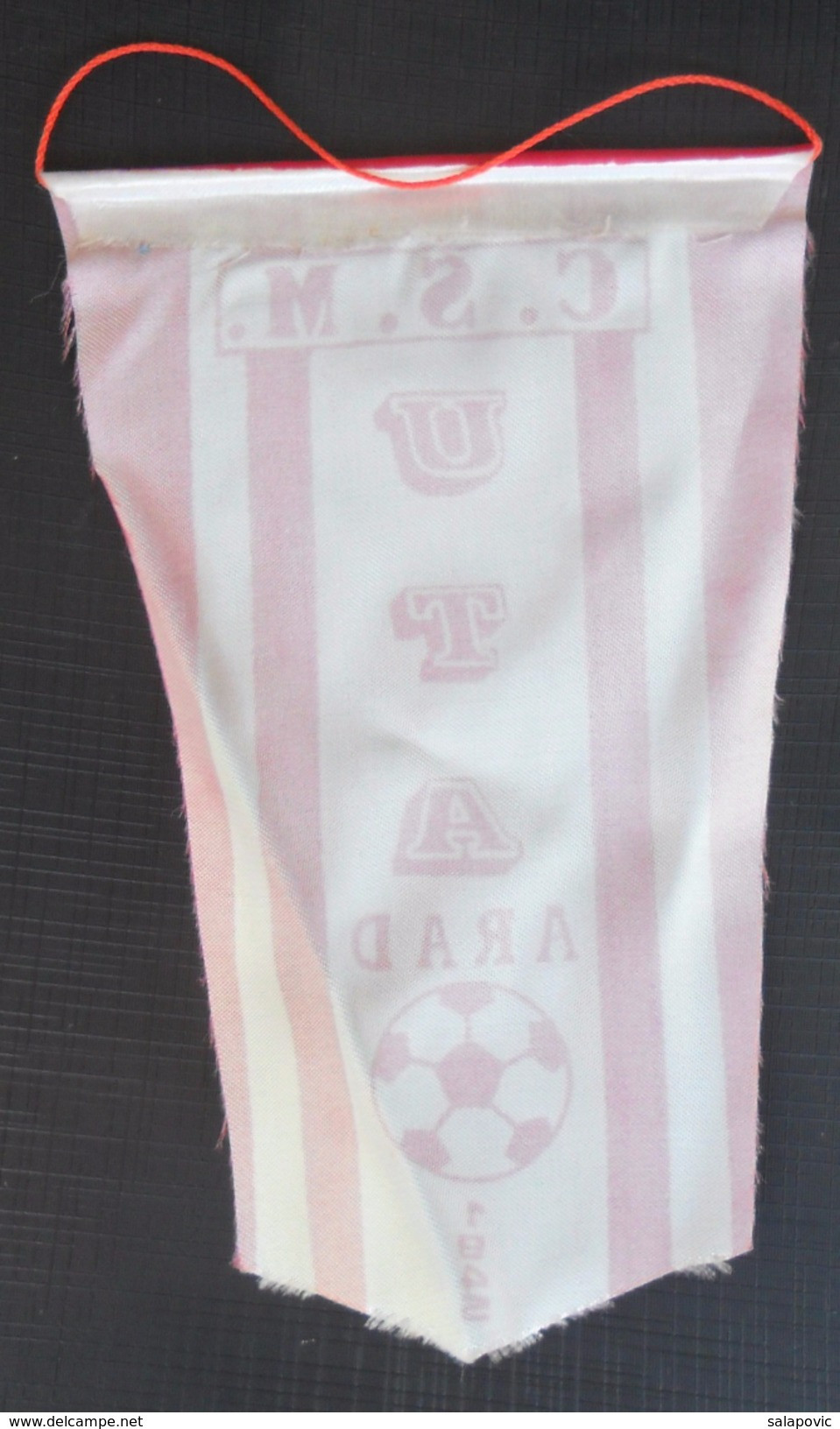 FC UTA Arad, Romania  FOOTBALL CLUB, SOCCER / FUTBOL / CALCIO, OLD PENNANT, SPORTS FLAG - Abbigliamento, Souvenirs & Varie