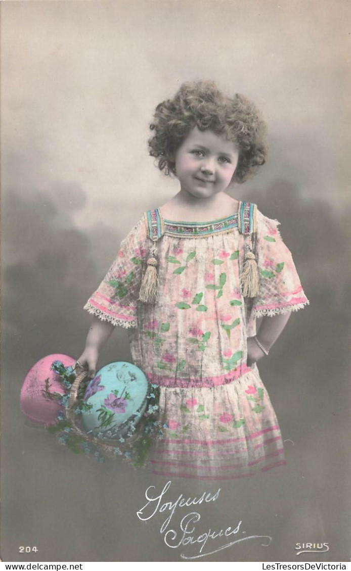 FETES ET VOEUX - Pâques - Un Enfant Tenant Un Panier D'œufs De Pâques - Colorisé - Carte Postale Ancienne - Pâques