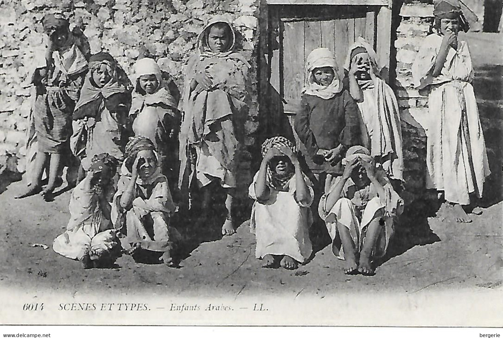 B/250               Algérie     -   Scénes Et Types    -    Enfants Arabes - Bambini