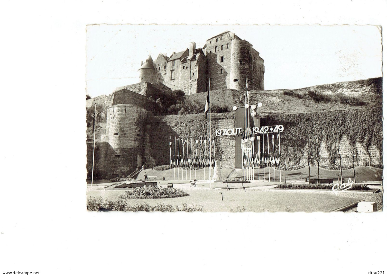 Cpm Militaria - DIEPPE - Square Des Canadiens - Monument 19 Aout 1942*49 - 1959 - Galf 32 -- - Monuments Aux Morts