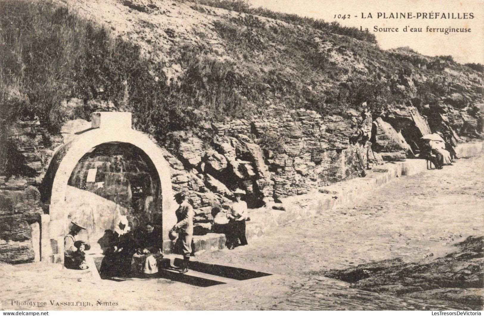 FRANCE - La Plaine-préfailles - La Source D'eau Ferrugineuse - Carte Postale Ancienne - Préfailles