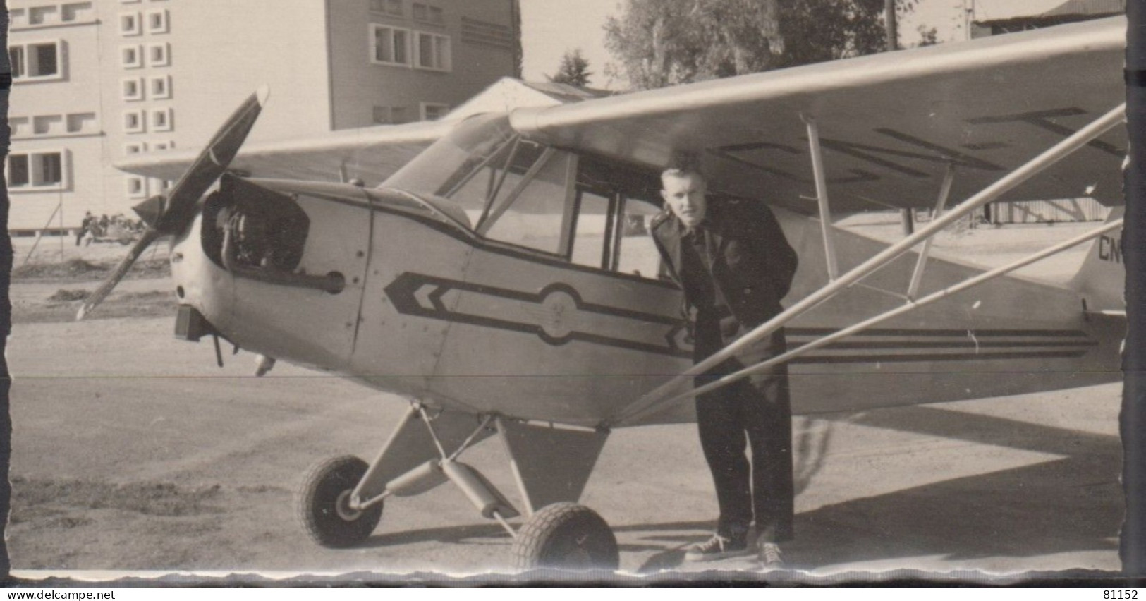 Militaria  6 Photos D' AVIATION  Dim 70x100 Venant D'un Album En AFRIQUE DU NORD De 1957 à 1959 Avec AVIONS - Aviation