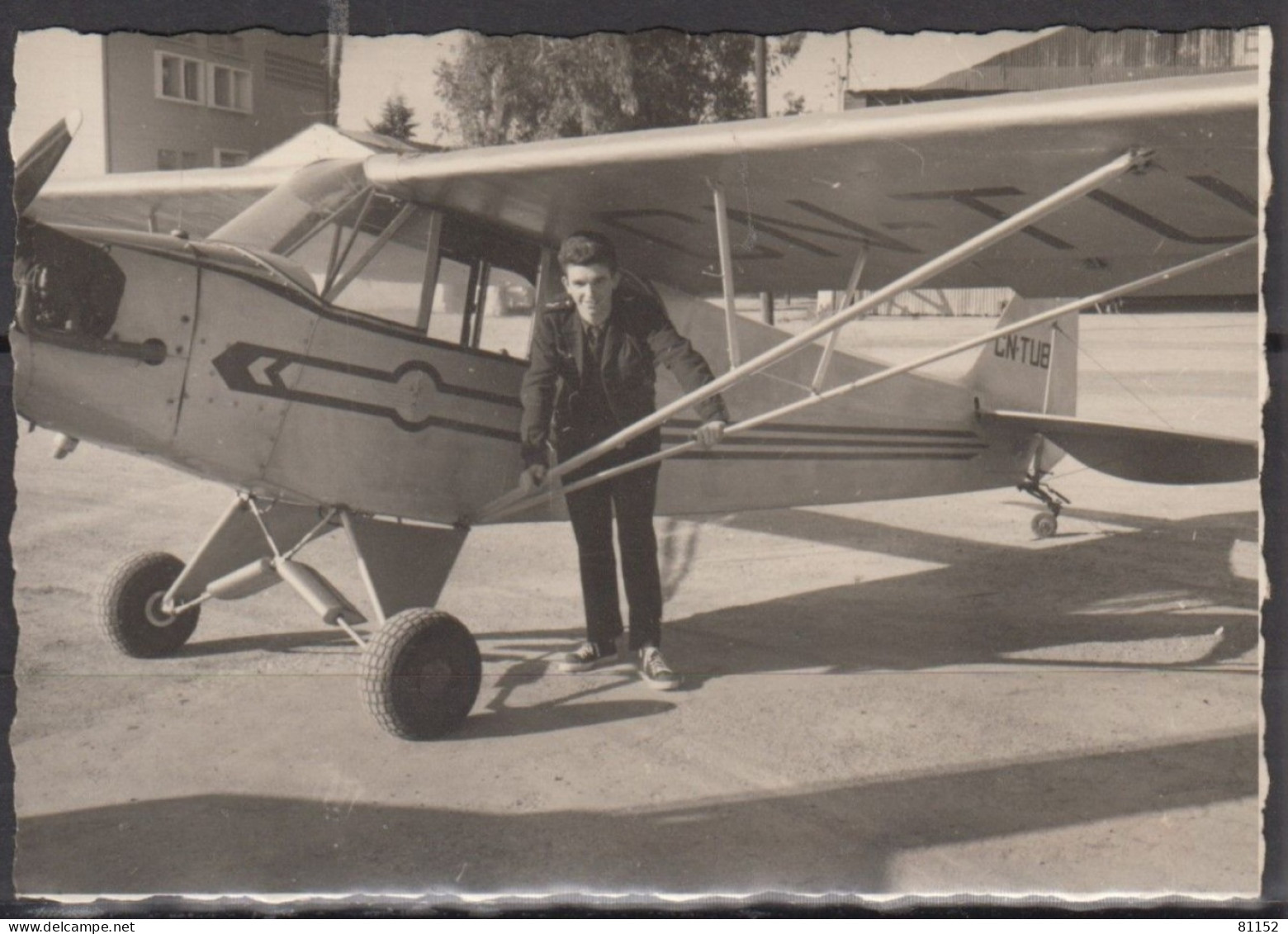 Militaria  6 Photos d' AVIATION  dim 70x100 venant d'un album en AFRIQUE DU NORD de 1957 à 1959 avec AVIONS