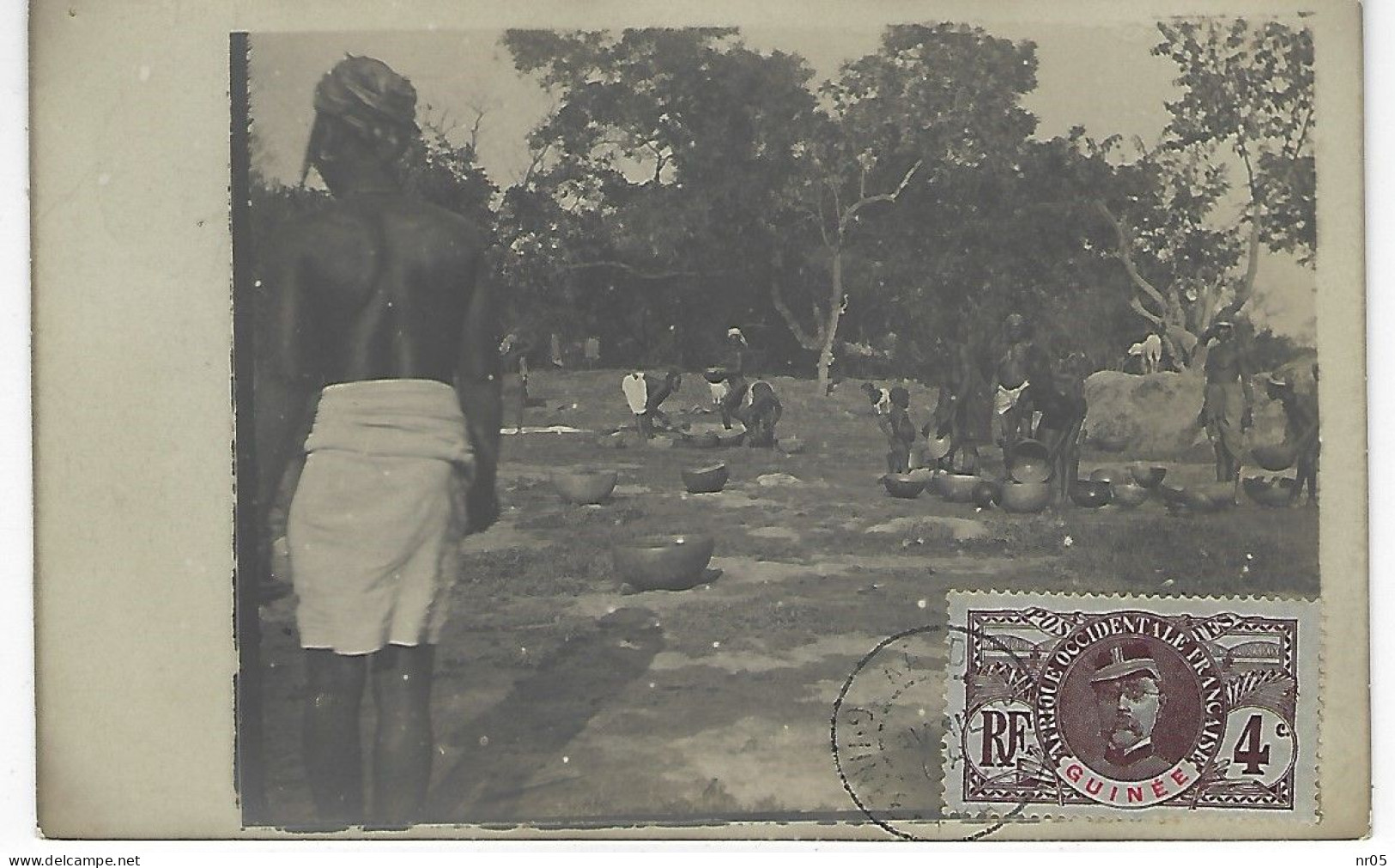 GUINEE FRANCAISE ( Afrique Noire  ) - CARTE PHOTO Hommes Dans La Brousse ( Editeur Societe Lumiere ) - Guinée Française