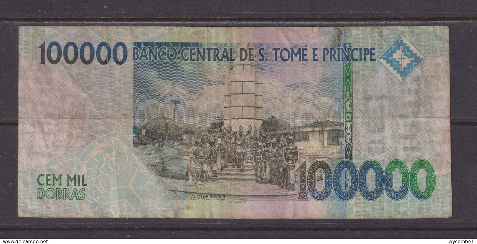 SAO TOME AND PRINCIPE - 2005 100000 Dobras Circulated Banknote As Scans - Sao Tome And Principe