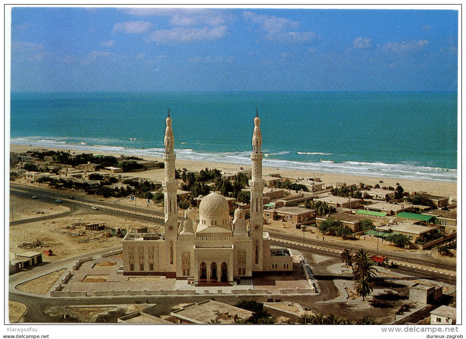 Dubai - Mosque In Jumaira Unused Postcard Bb151106 - Dubai