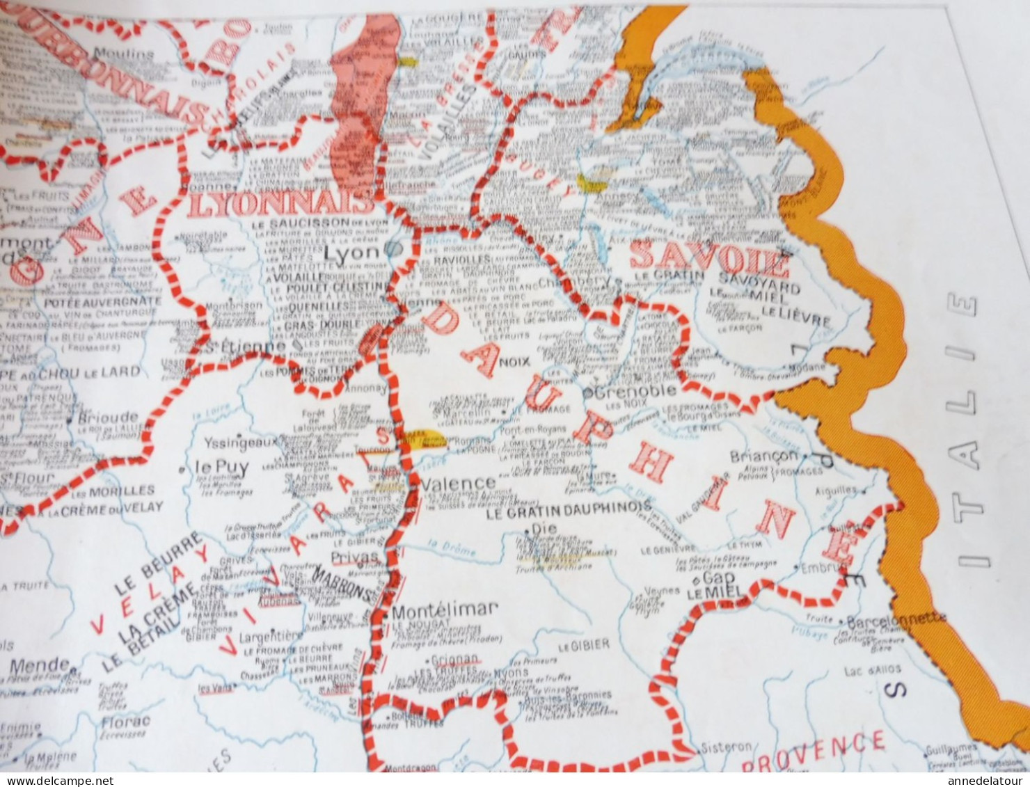 CARTE  GASTRONOMIQUE DE LA FRANCE par A. Bourguignon ( à assembler)   dim. 57 x 38cm   et  27 x 38cm