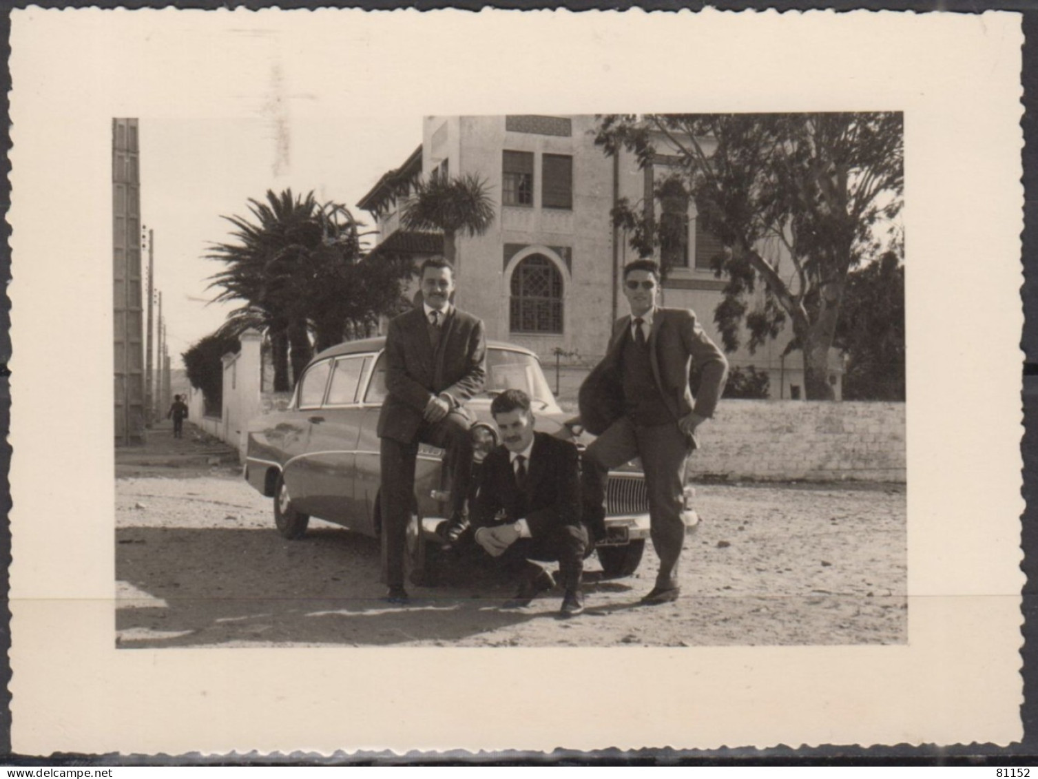 Militaria   Photo  Dim 85x115 Venant D'un Album D' AVIATION  En AFRIQUE DU NORD De 1957 à 1959 Avec " VOITURE  OPEL " - Aviazione