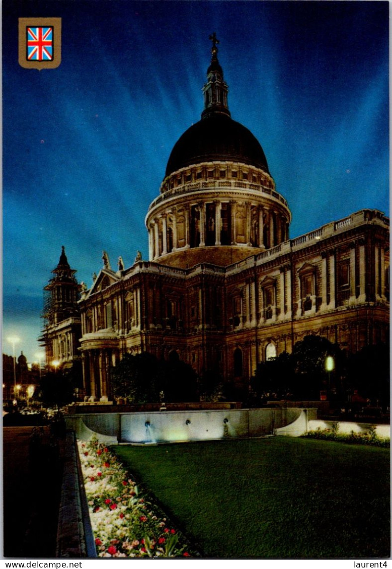 4-10-2023 (3 U 16) UK - London - St Paul Cathedral (at Night) - Eglises Et Cathédrales