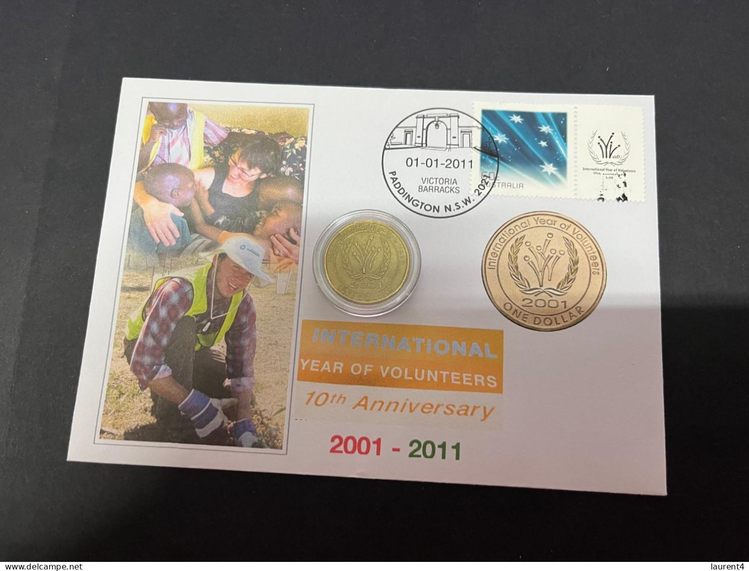 4-10-2023 (3 U 17) Australia - Cover With Stamp + $ 1.00 COIN Celebrating 10th Anni. Of International Volunteer Year - Dollar