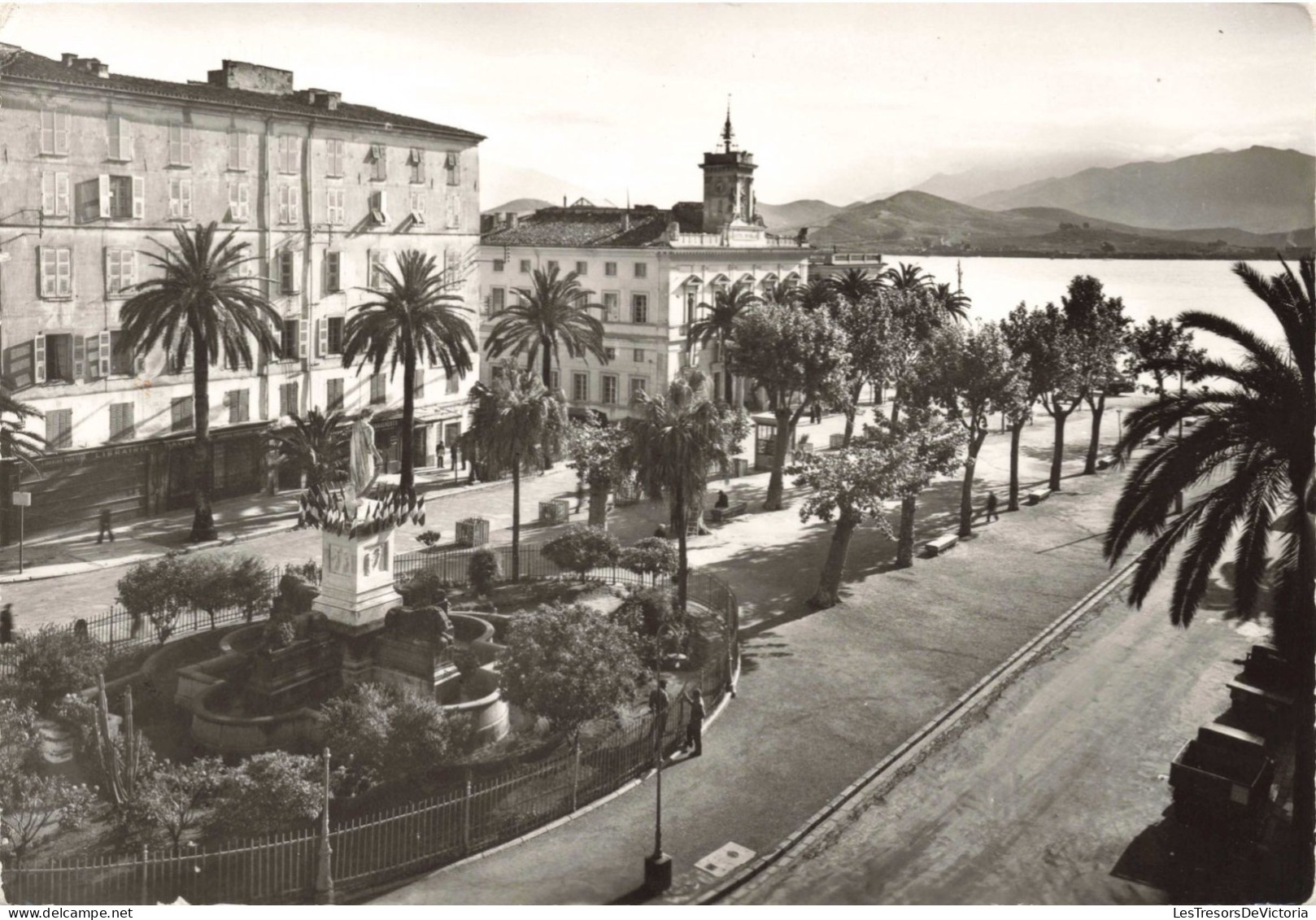 FRANCE - La Corse Ile De Beauté - Ajaccio - Place Foch Statue Du 1er Consul Et L'Hôtel De Ville - Carte Postale Ancienne - Ajaccio