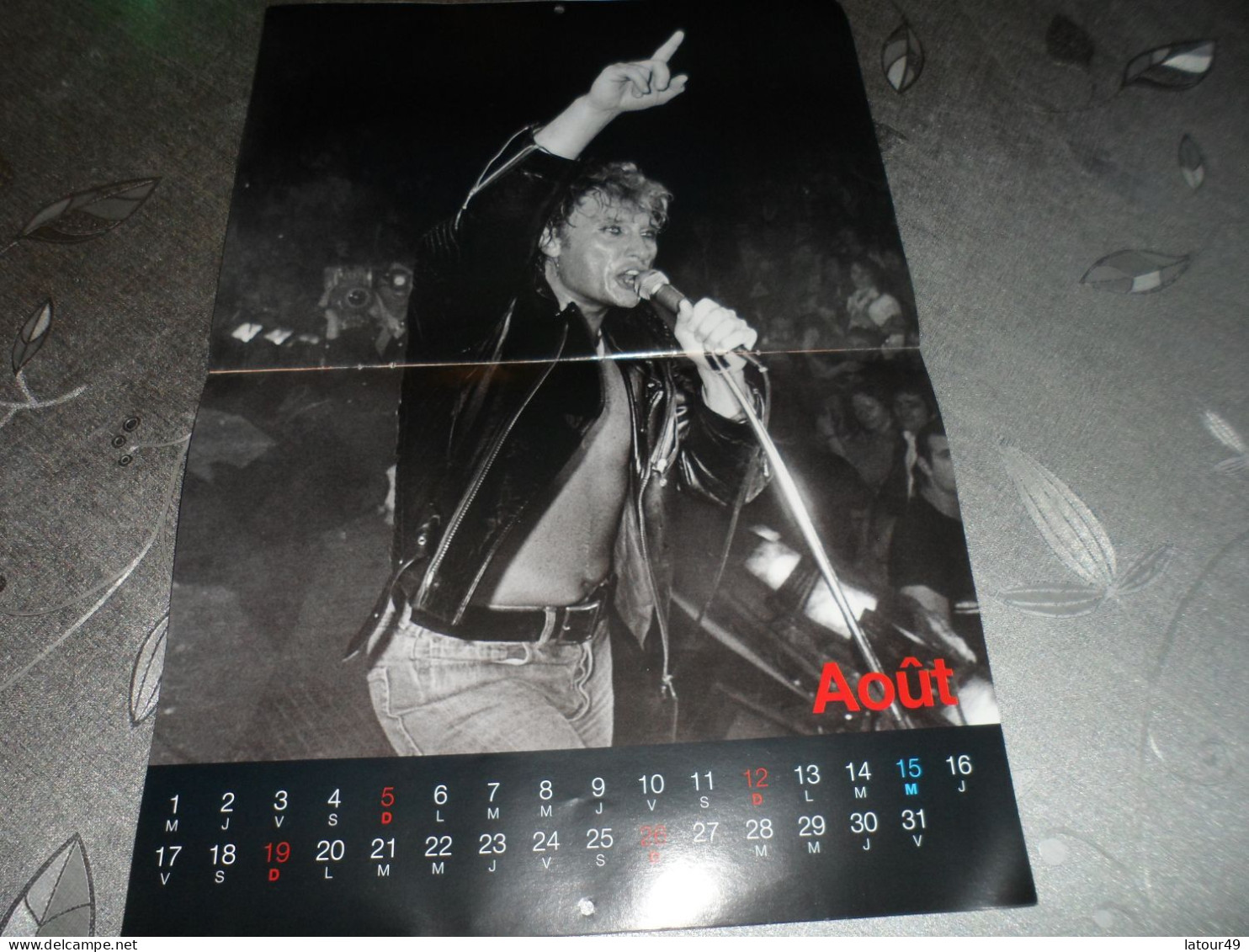 calendrier  johnny hallyday avec poster 2018   22 x  30 cm