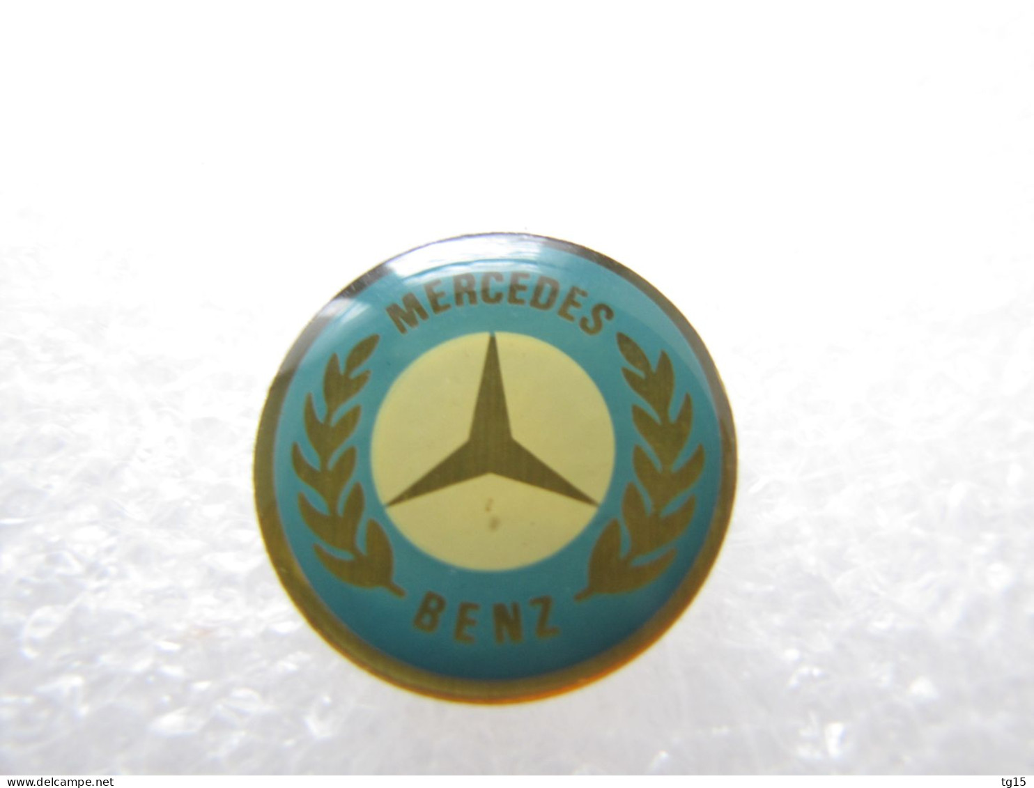 PIN'S   LOGO     MERCEDES-BENZ - Mercedes