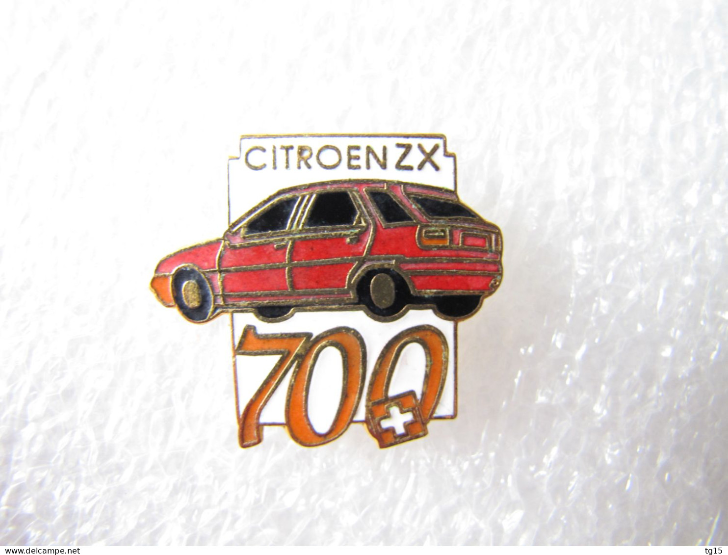 PIN'S      CITROEN  ZX  SUISSE  Email Grand Feu - Citroën