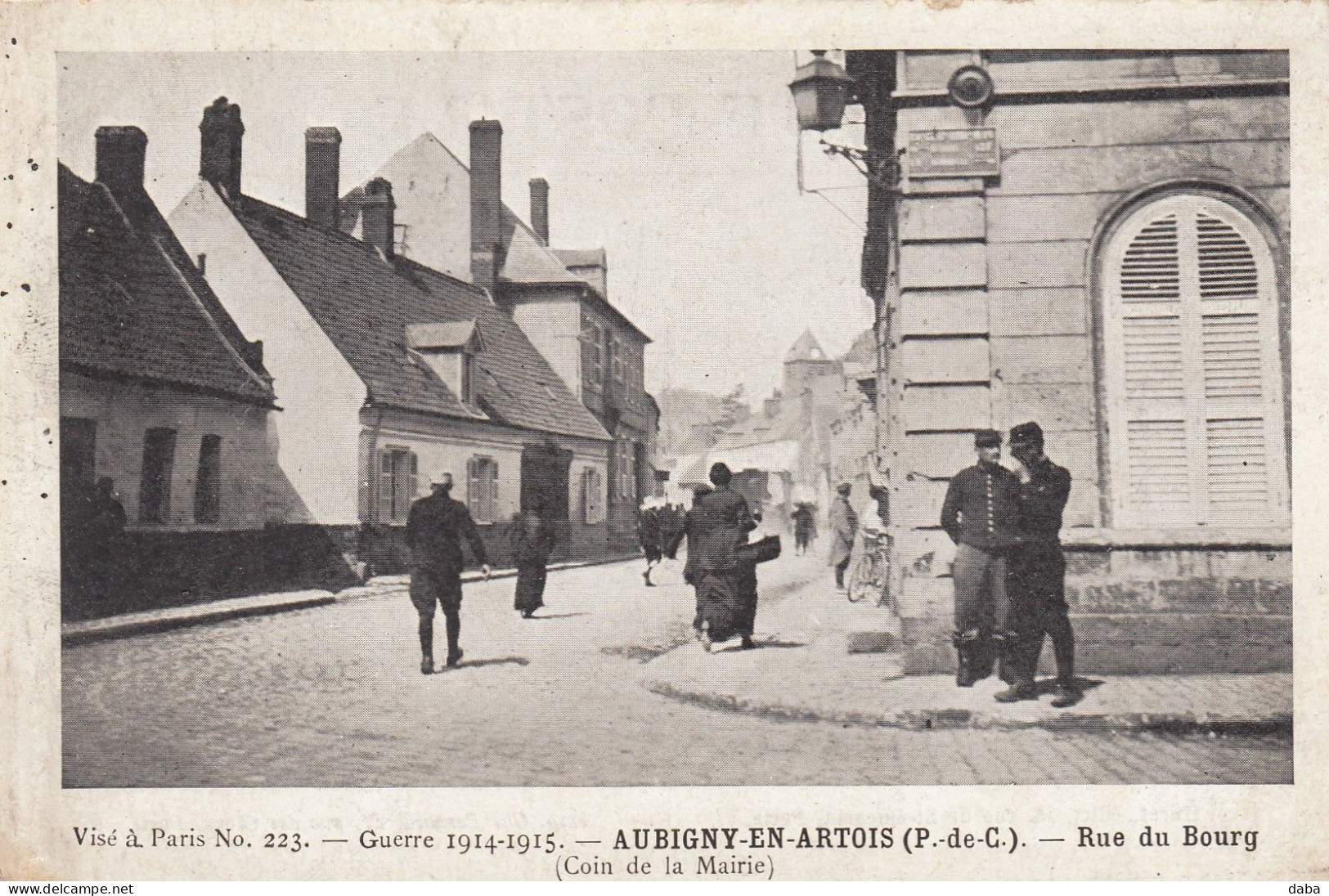 Aubigny-en-Artois.  Rue Du Bourg. Coin De La Mairie - Aubigny En Artois